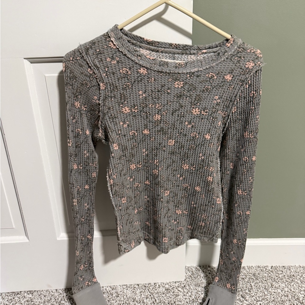We The Free Gray and Pink Floral Long Sleeve Top